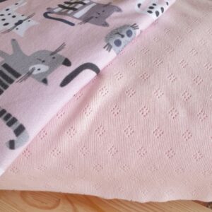 f0005p.1-calinnotex-metraj-material-textil-jerse-bumbac-pointelle-albastru-tritotat-bumbac-baby-camasi-bebe-nou-nascut-rochii-pijamale-bleu-cielo-crem-ivory-roz-bio-organic