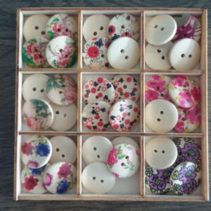 set-calinnotex-accesorii-nasturi-textil-lemn-rotund-natur-romantic-dyv-flori-floral-croitorie-proiect