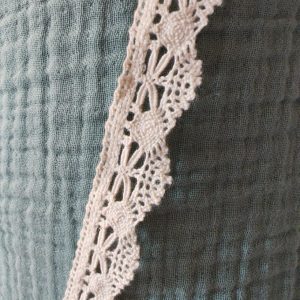 Dantelă din bumbac natur, ideală pentru cusături decorative și proiecte DIY