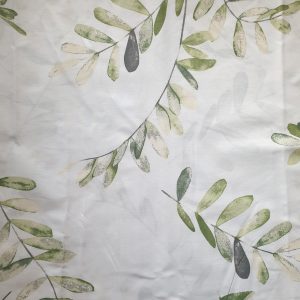 Țesătură satinată din bumbac cu design de frunze verzi, perfectă pentru lenjerii și perdele
