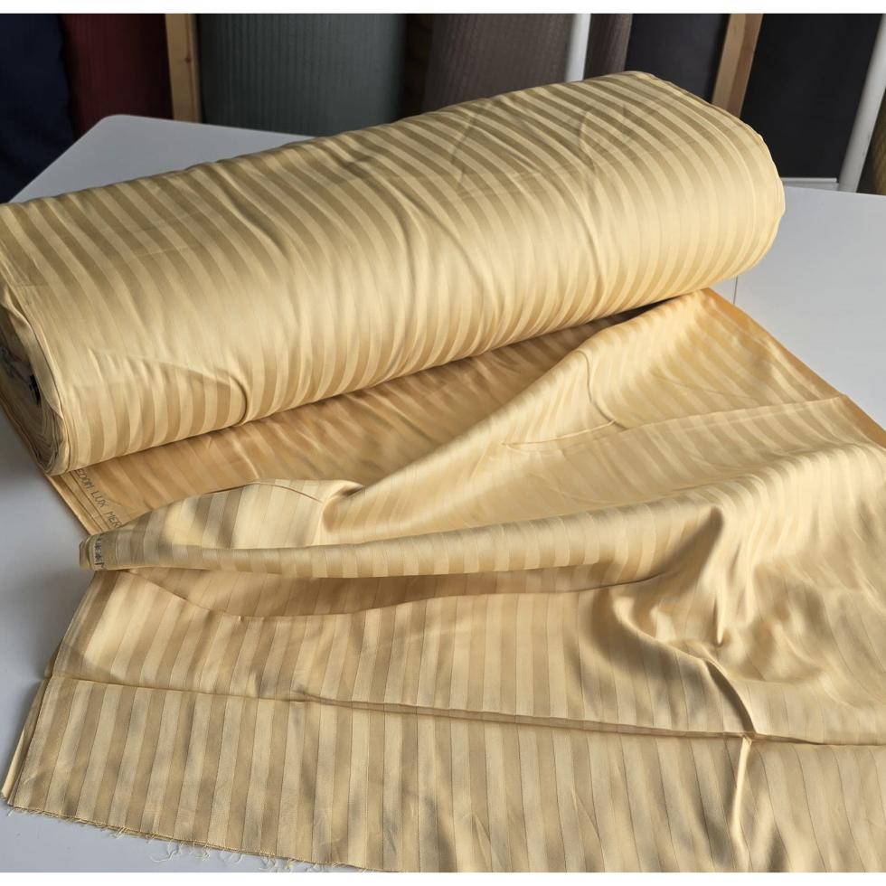 Material textil bumbac satinat de înaltă calitate, culoare aur deschis